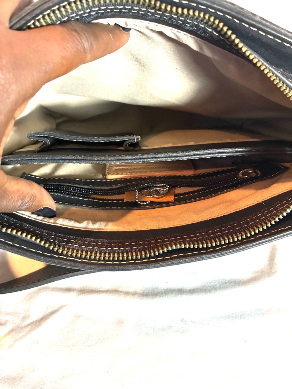Coronado 100%  Black Genuine Leather Crossbody Shoulder Bag Handcrafted - Picture 9 of 16